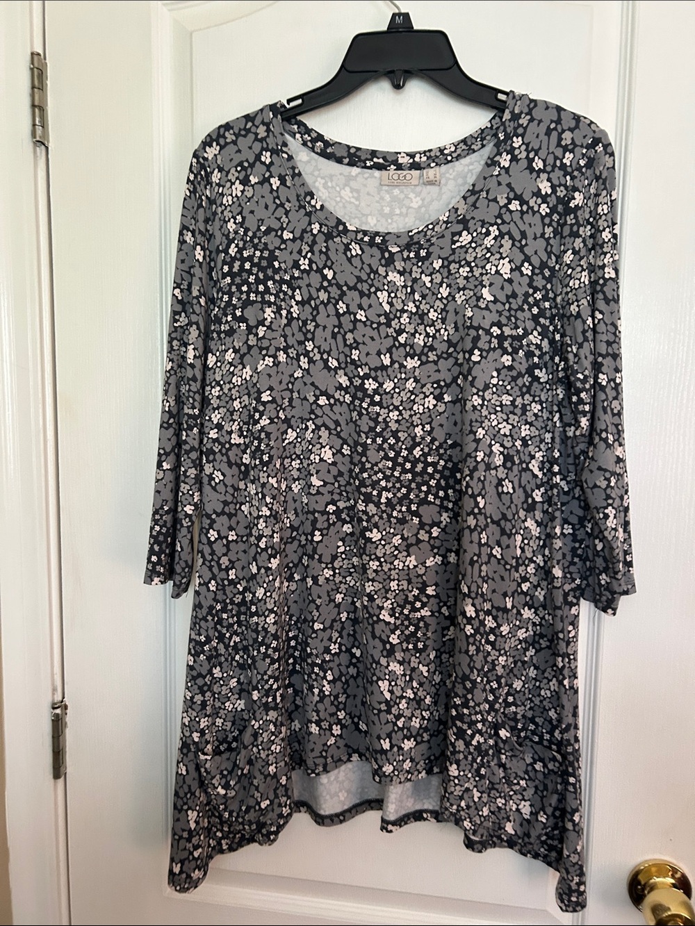 LOGO by Lori Goldstein Black & Gray Floral Scoop-Neck Tunic PTP 22
